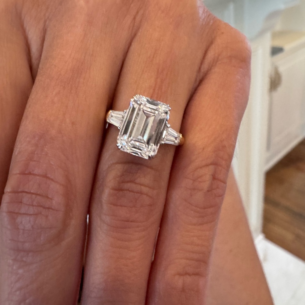 ✨3.19 carat Emerald cut Lab Diamond Ring✨ Two Toned 14k Women's Ring size 4.5 - Picture 7 of 16